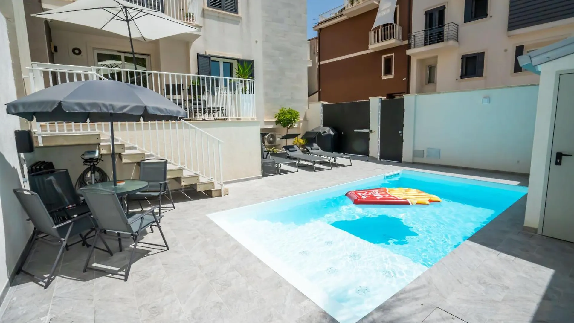 Scirocco Holiday House Diamante 罗索利尼 度假居